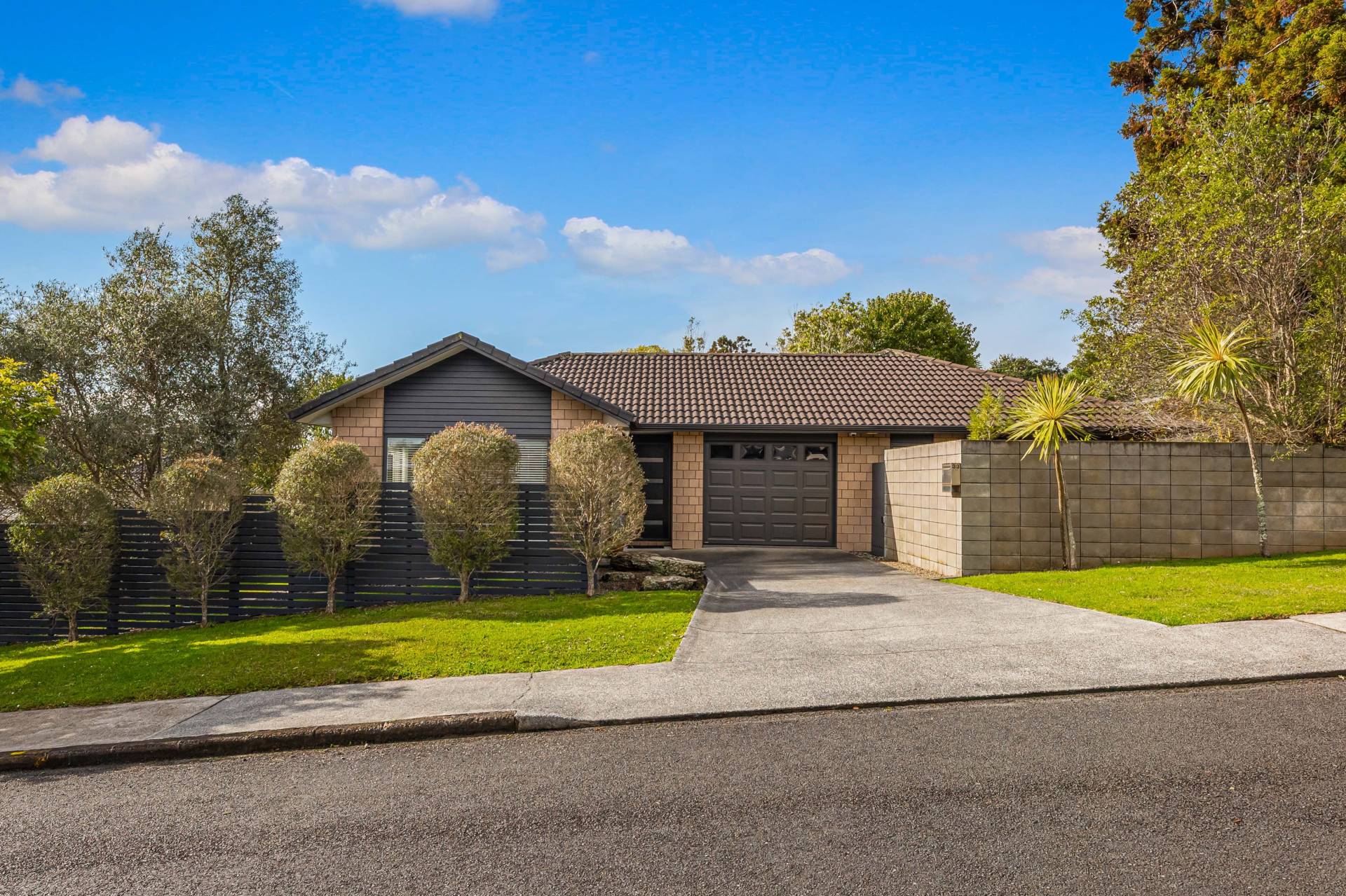 33 Taipari Road Te Atatu Peninsula